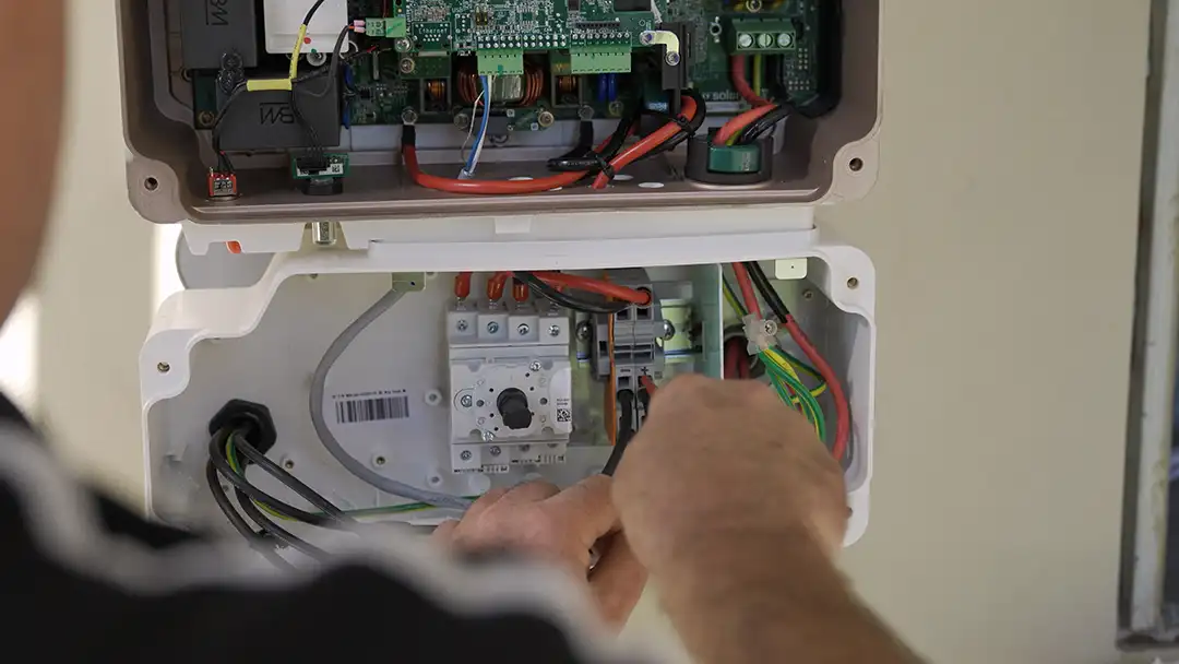 esmart-installing-solaredge-inverter1