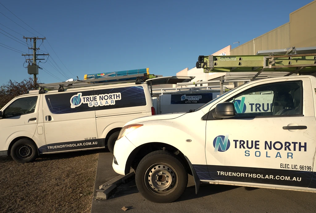true-north-solar-vehicles-onsite
